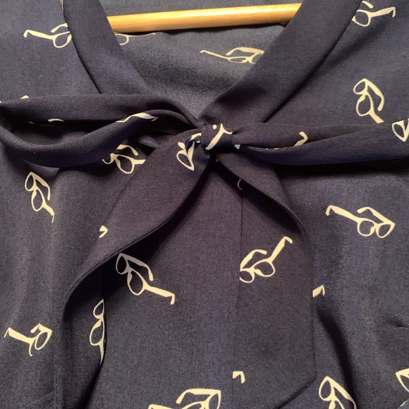 Nife XS women’s polyester blouse. Cute necktie and glasses design - Picture 3 of 4